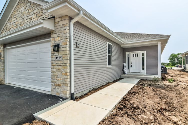 4727 Oak Way Roscoe IL Zillow