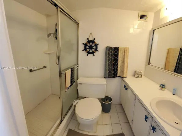 3180 S Ocean Dr, Hallandale, FL