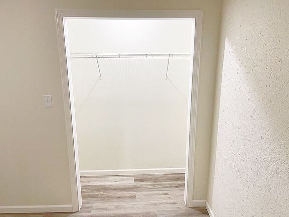 3rd image of 402 N Harrison Ave Unit 3