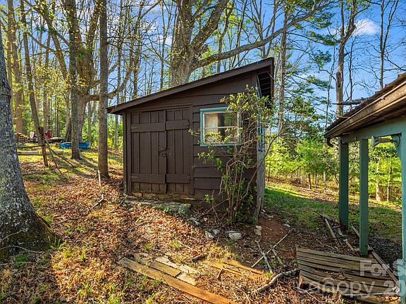 26th image of 770 Echo Hill Dr
