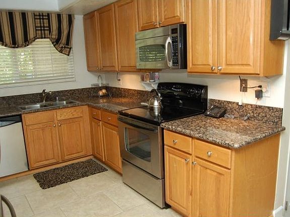 3rd image of 173 Midvale Dr