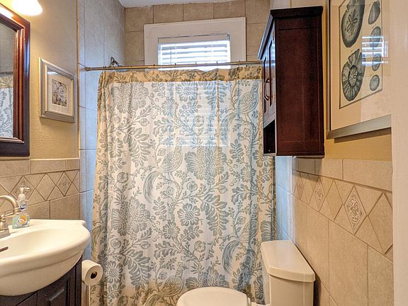 5th image of 2832 Herschel St #2