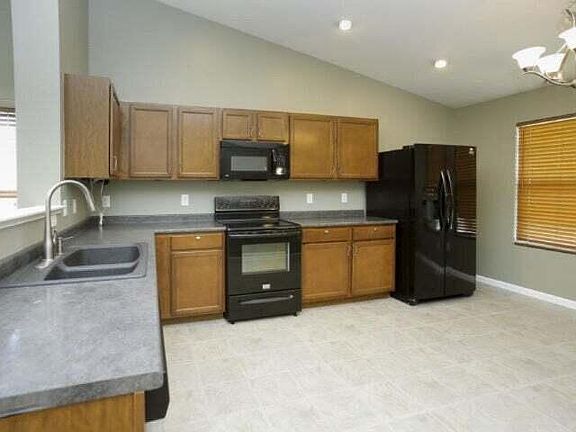 4th image of 6813 Cypress Bay Dr #97