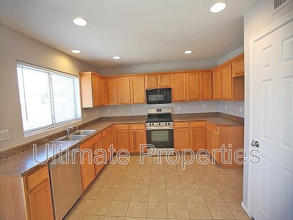 5th image of 2115 S 257th Dr