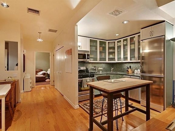 2nd image of 253-263 W 73rd St #1E