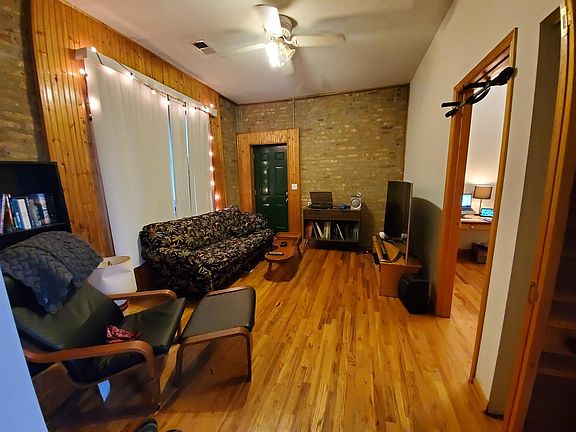 2nd image of 2046 N Western Ave #2R