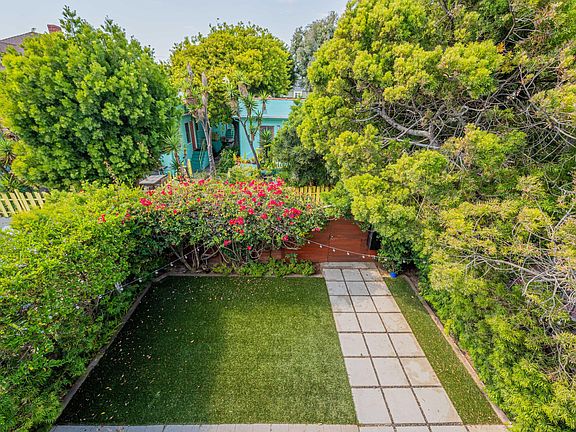 Large front yard for entertaining and outdoor dining!