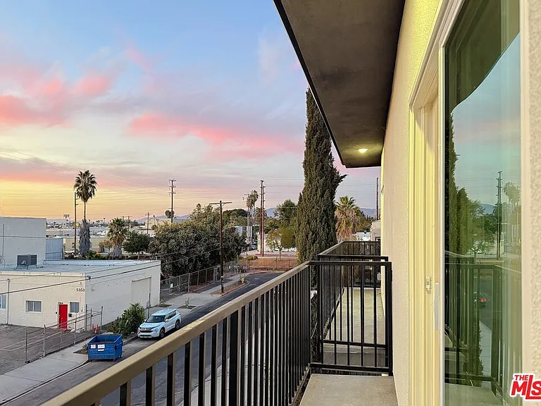 5340 Denny Ave — Photo 13