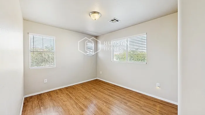 4018 W Irwin Ave — Photo 18
