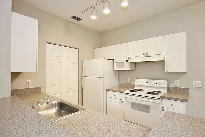 822 Grand Regency Point #103 — Photo 5