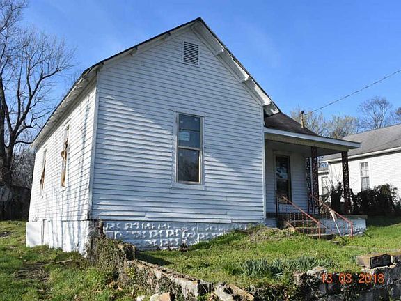 2nd image of 204 Columbian Ave