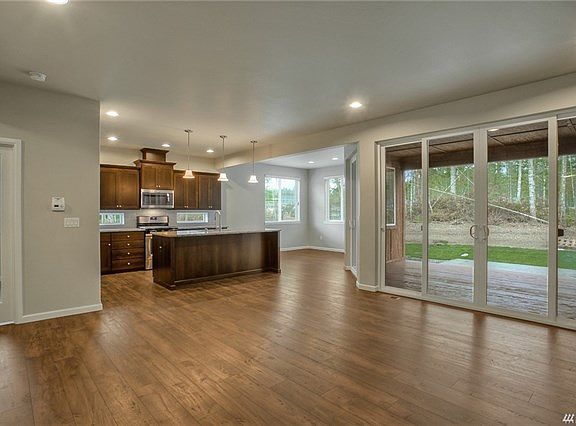 4th image of 4608 Plover St NE