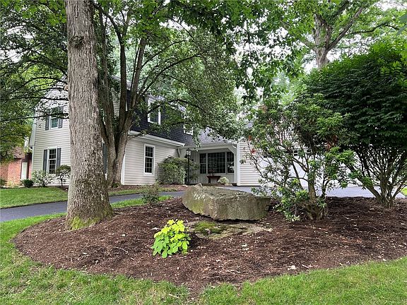 3rd image of 771 Olive St