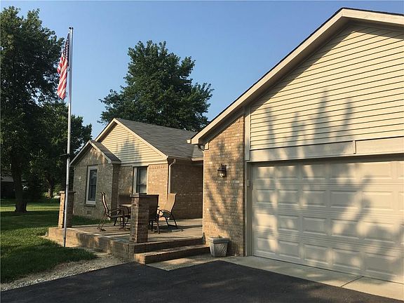 2nd image of 1166 N County Road 425 E