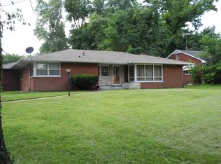 1209 W Freeman St, Carbondale, IL 62901