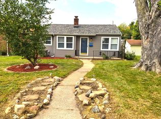 2411 29th St, Moline, IL 61265