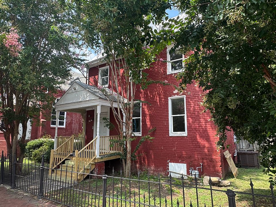 1st image of 2608 E Marshall St
