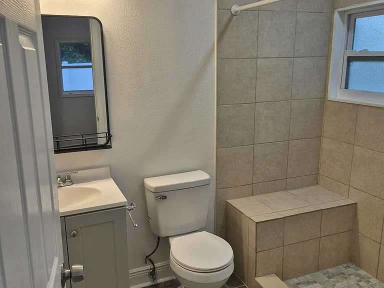 1402 E Bougainvillea Ave — Photo 8