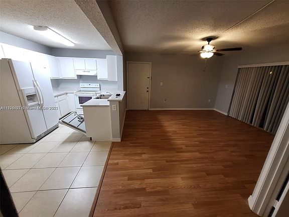 4th image of 301 Palm Way APT 205