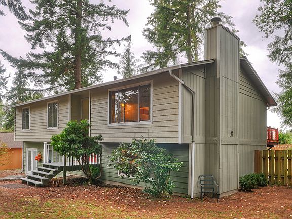 2nd image of 13905 Crestview Cir NW