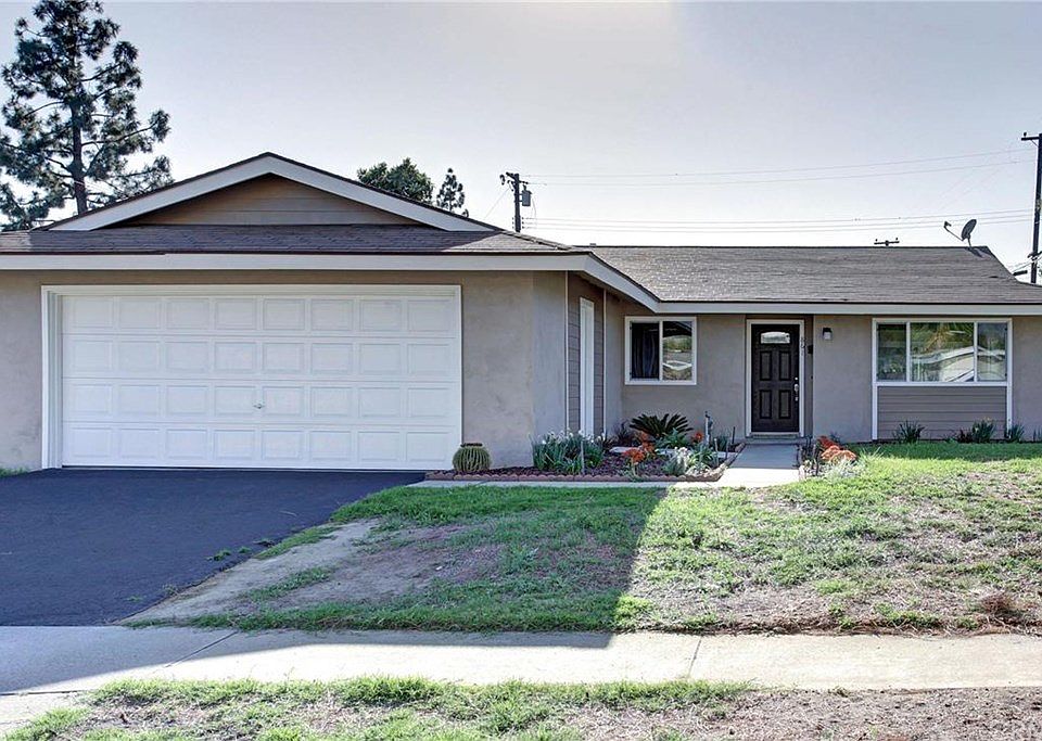 1st image of 861 Pinefalls Ave