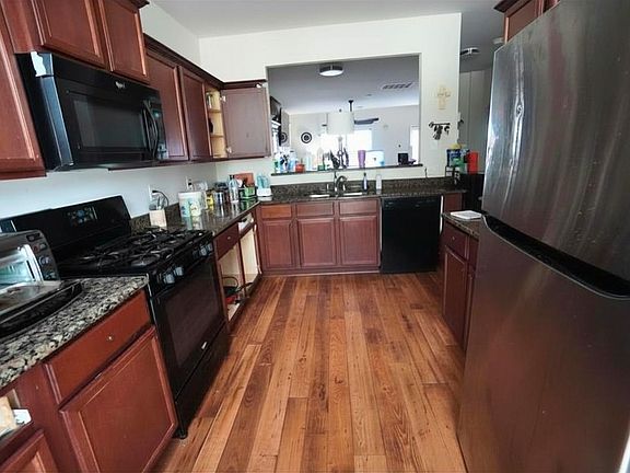 3rd image of 1835 Garnet Breeze Dr