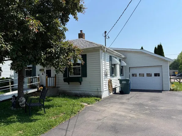 202 Badger Drive, Baraboo, WI 53913