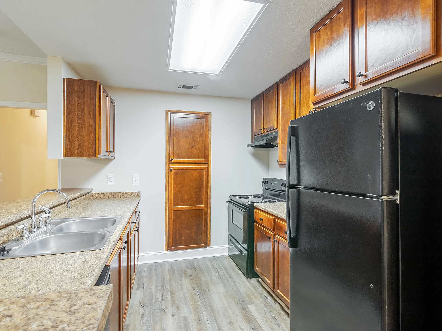 Bedford Parke Apartments — Photo 1