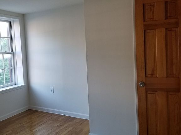 3rd image of 1 Charles St APT 10