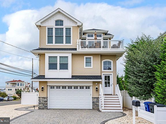 3rd image of 12711 Beach Ave