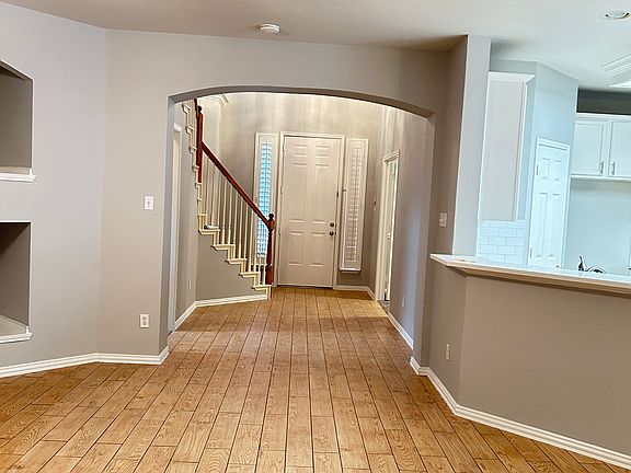 2nd image of 2612 Aspen Dr