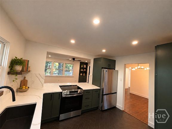 4th image of 406 E 63rd Street