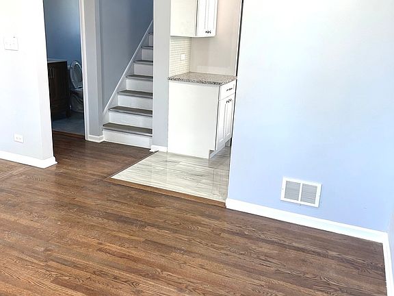 4th image of 442 Morris Ave