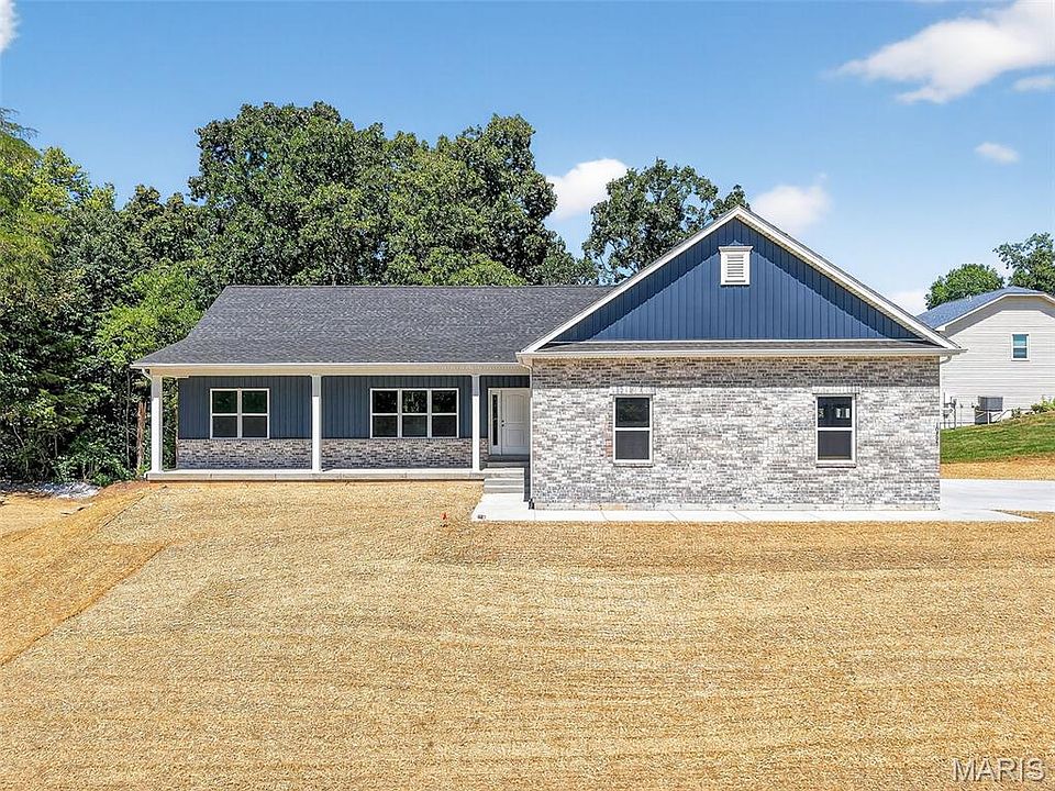 1st image of 130 Bristol Ridge Dr