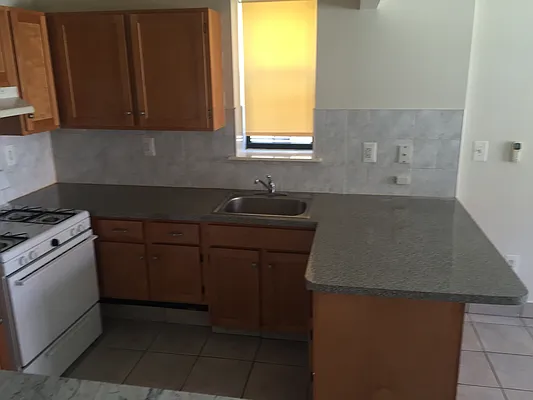 Rented by Metroline Realty | media 5