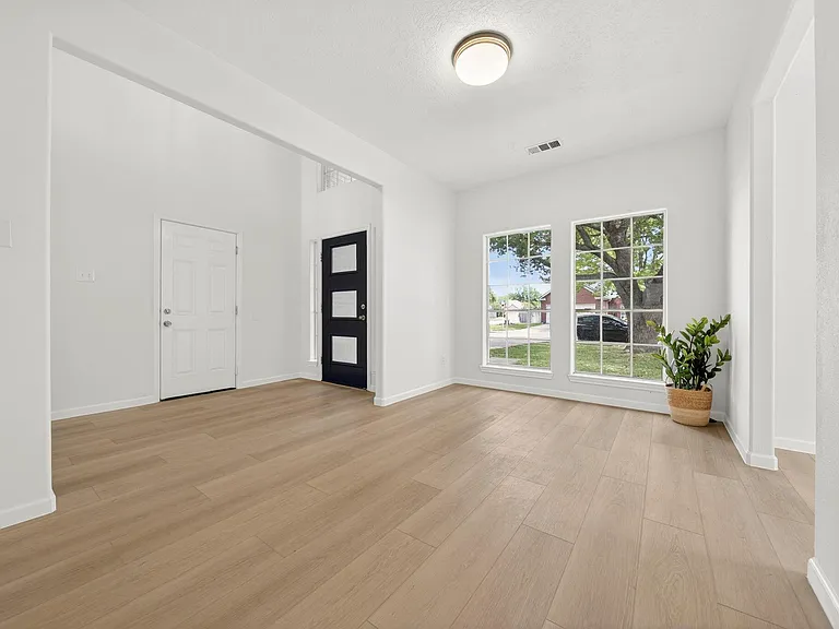 3315 Berzin Ct — Photo 5