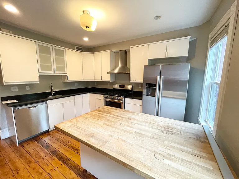 51 Greenwich St — Photo 5
