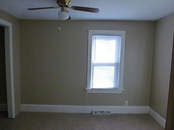 4th image of 1135 N Bell St