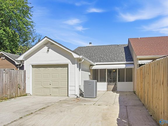 5th image of 453 Autumnwood Dr SW