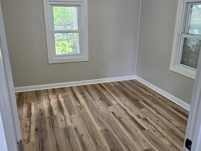 409 Oak St — Photo 4