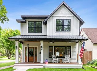 1192 Edgcumbe Rd, Saint Paul, MN 55105