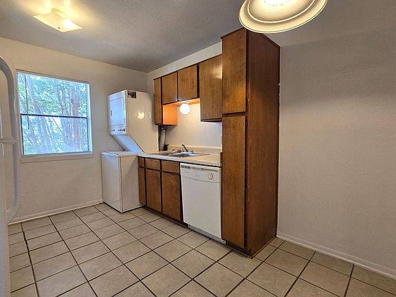 5th image of 307 North Dr APT C