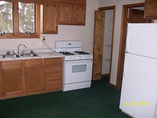 2nd image of 2626 1/2 E Memorial Dr