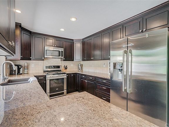 2nd image of 10925 Meseta Ave