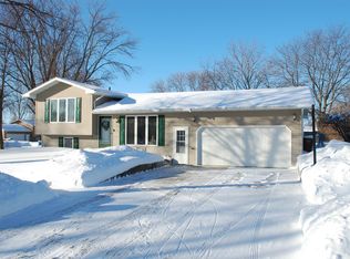 1103 Squire Ct, Brookings, SD 57006