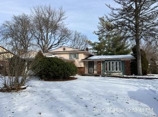20940 Andover Rd, Southfield, MI 48076
