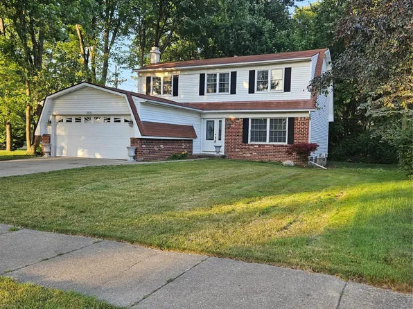 3976 Bristol Dr, Troy, MI 48083