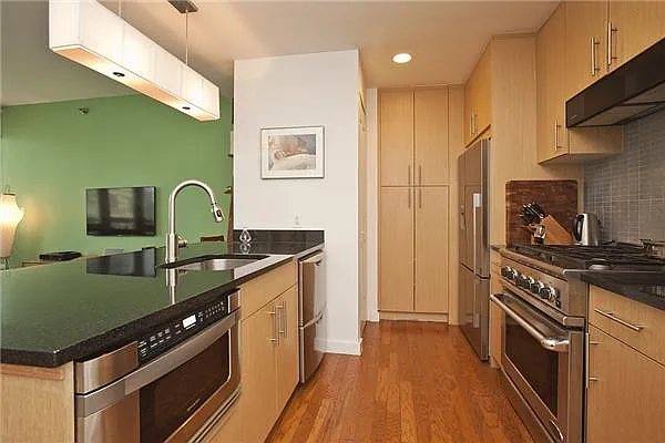 Rented by Space Marketing Shop | media 6