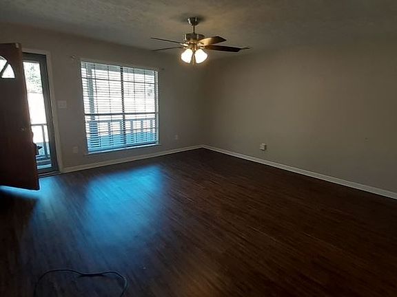 2nd image of 118 Mossy Brook Dr