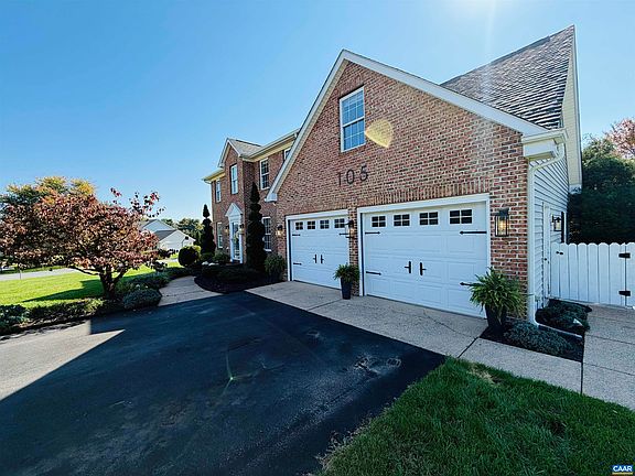 4th image of 105 Willow Dr